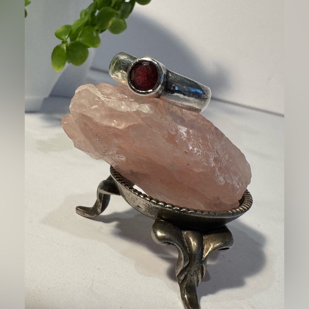 Vintage 925 Sterling Silver Garnet Ring with Platinum Plating Size 6.5